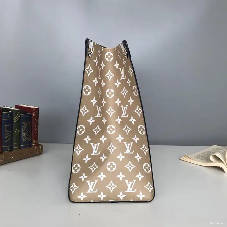 Fashionrep Bags 19T1L0701 LV 0712